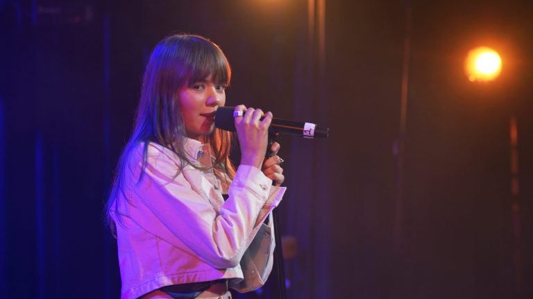 Sval satte fyr på dansegulvet med låta «Smoke»