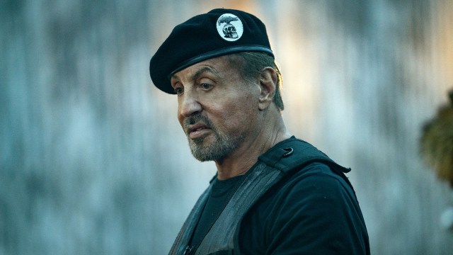 GAMLEFAR: Barney Ross (Sylvester Stallone) må ut på ut på et nytt oppdrag i «Expendables 4». Foto: Another World Entertainment