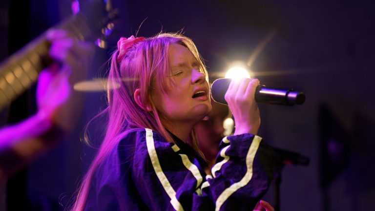 Michelle Ullestad covrer låta som forandret livet hennes
