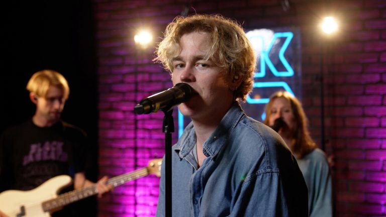 Metteson med nydelig cover av «One Of Your Girls»