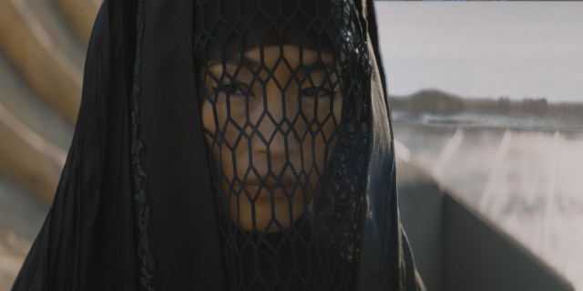 MYSTISKE KVINNER: 	Jihae spiller keiserens rådgiver i «Dune: Prophecy». FOTO: HBO / MAX.