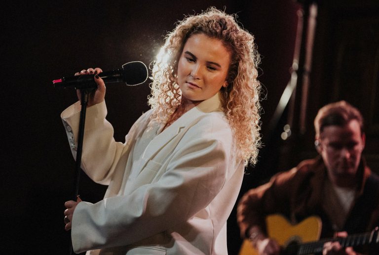 «P3 Gull x P3live»: Emma Steinbakken covrer en av sine favorittartister