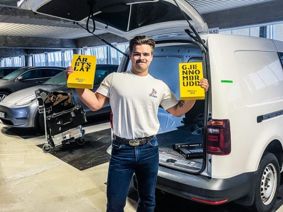 Dobbel til Tobias Sten: – Folk står og griner, sloss, besvimer og skriker