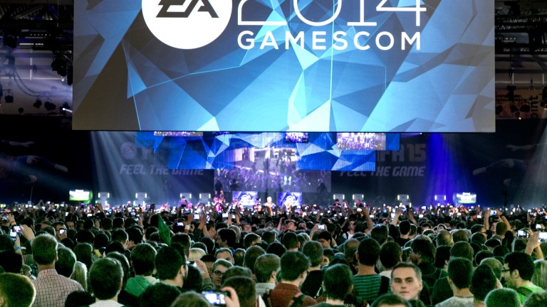 Gamescom 2014: Spill og serier blir ett mens utviklerne vil at du skal leke med vennene dine.