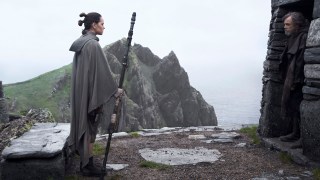 https://p3.no/filmpolitiet/wp-content/uploads/2017/12/Star-Wars-The-Last-Jedi-bilde-1.jpg
