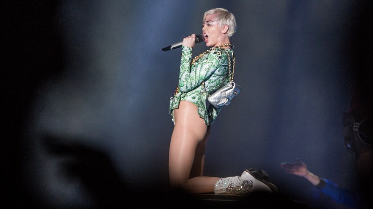 Ny Miley-låt lekket