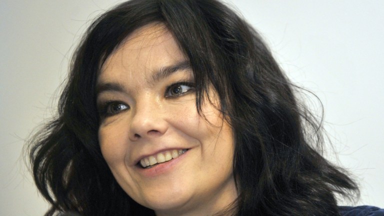 Musikk: Björk overrasket med plutselig albumslipp
