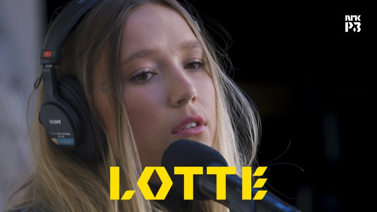 Se Lotte tolke Lewis Capaldis hit «Someone you loved»