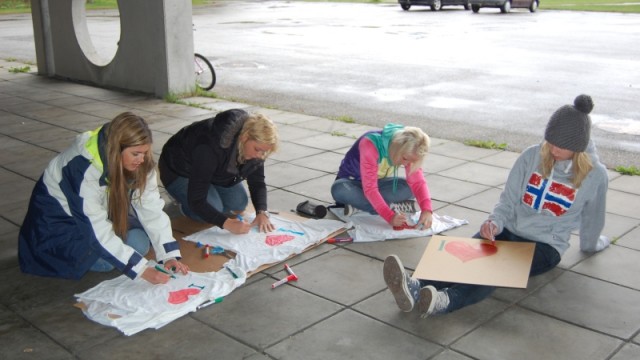 Elever ved Spjelkavik vgs forbereder seg til P3Sessions (Foto: Sandra Helsem, NRK P3)