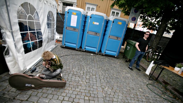 Man må få tida til å gå backstage... (Foto: Erlend Lånke Solbu)