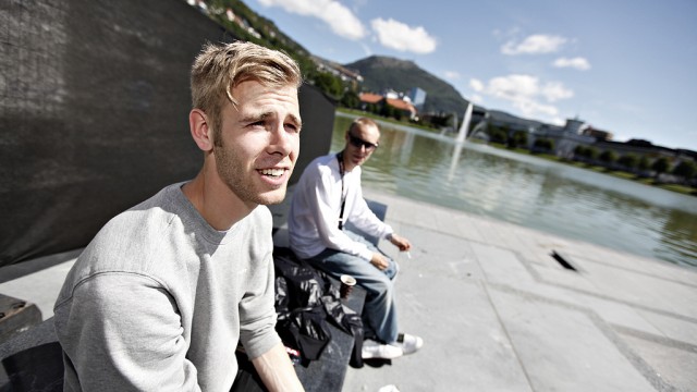 Lars Vaular virket ikke spesielt nervøs foran kveldens store øyeblikk. (Foto: Erlend Lånke Solbu)