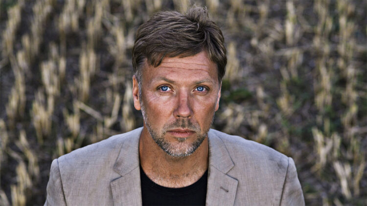 Mikael Persbrandt - I en bedre verden. (Foto: Nordisk Film Danmark)