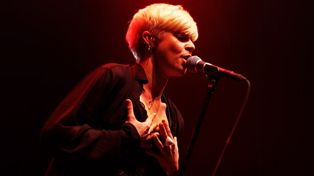 Robyn skapte midtsommermagi på P3 Sessions. (Foto: Kim Erlansen, NRK P3)