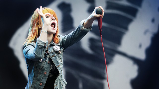 Vi gleder oss allerede til festivalsommeren 2011. Her er Paramore under Hovefestivalen i 2010. (Foto: Tom Øverlie, NRKP3)