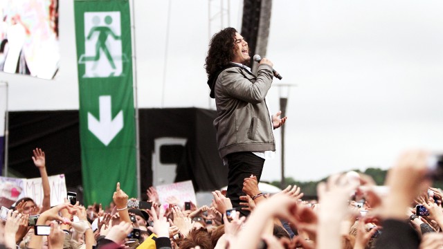 Chris Medina på Topp 20 Rådhusplassen 2011. Foto: Tom Øverlie, NRK P3