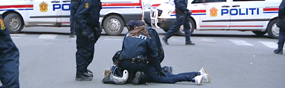 12 norske casuals pågrepet i Oslo sentrum (Foto: NRK)