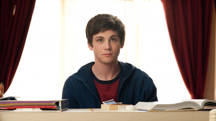 Logan Lerman spiller Charlie i The Perks of Being a Wallflower (Foto: Nordisk Film Distribusjon AS).