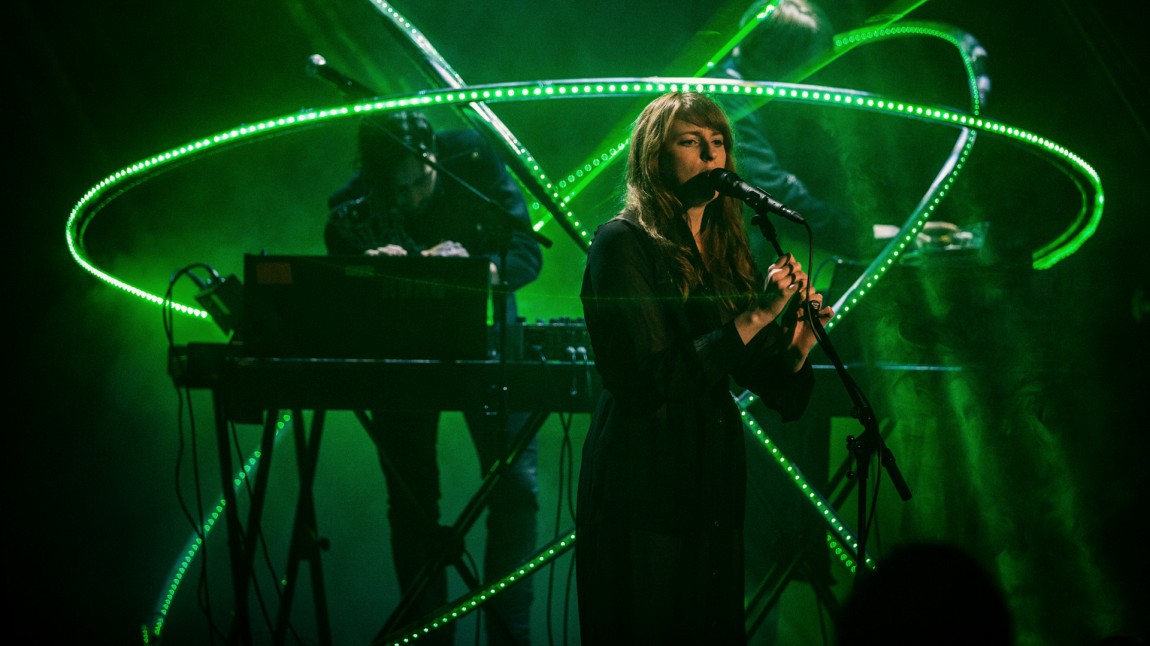 Röyksopp med Susanne Sundfør på Lydverket-TVs siste sending. Foto: Kim Erlandsen, NRK P3