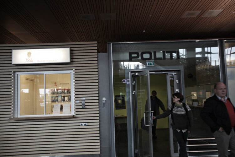 Kontrollen på Gardermoen. (Foto: Ludvig Løkholm Lewin, NRK)