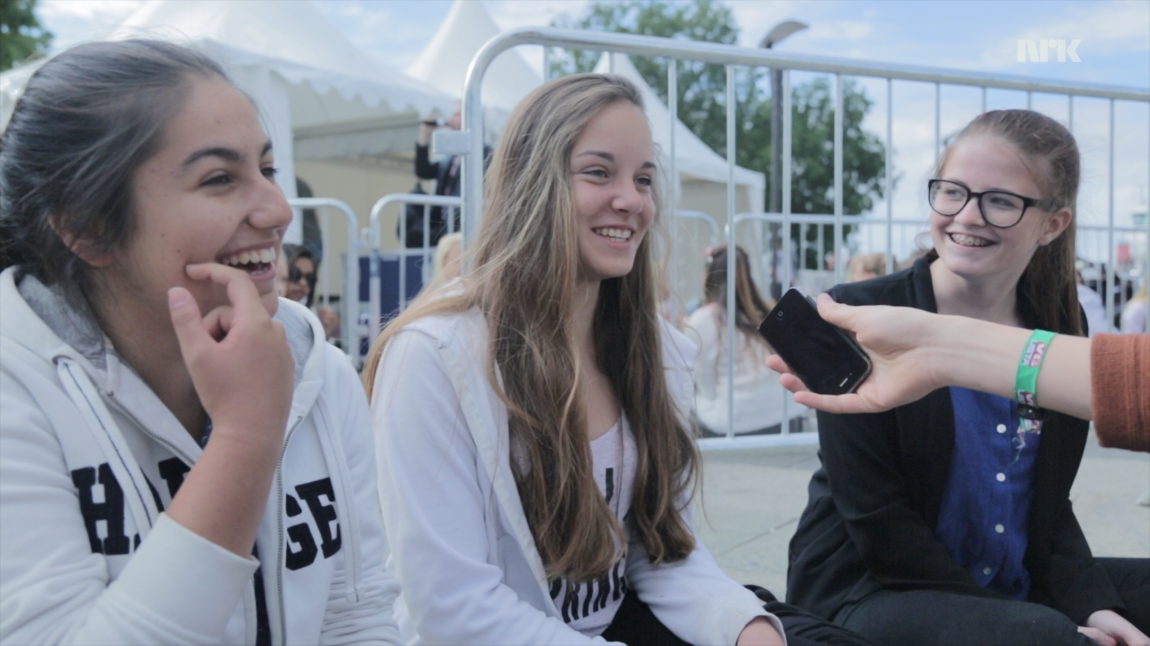 Haivin, Sara og Stine synes både musikken og utseendet til artistene er viktig. (Foto: Jonas Lisether, NRK P3)