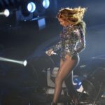 Beyoncés opptreden under VMA 2014 hadde et tydelig feministisk budskap. Foto: AFP PHOTO / Robyn Beck