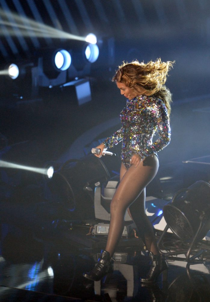Beyoncés opptreden under VMA 2014 hadde et tydelig feministisk budskap. Foto: AFP PHOTO / Robyn Beck
