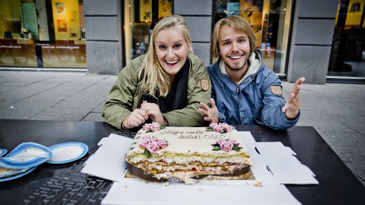 Tuva og Jonas hadde ordnet kake til vinnerne. Foto: Eileen Danielsen, NRK P3