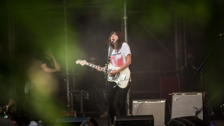 Courtney Barnett under Øyafestivalen 2015. Foto: Rashid Akrim / NRK P3