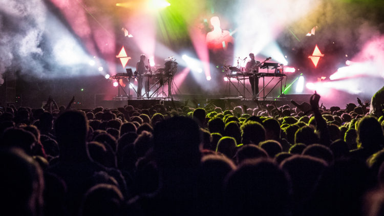 Disclosure avbildet på Hovefestivalen 2014. Etter suksessen med Settle, forsøker de igjen med Caracal som lanseres snart. Foto: Kim Erlandsen, NRK P3