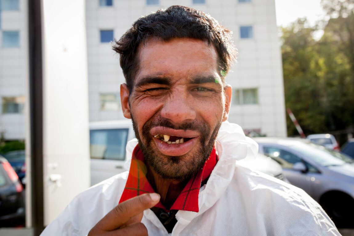 André er en av mange som bor på gaten i Romania. Han har bodd på gaten i nesten 20 år. (Foto: Matias Nordahl Carlsen)