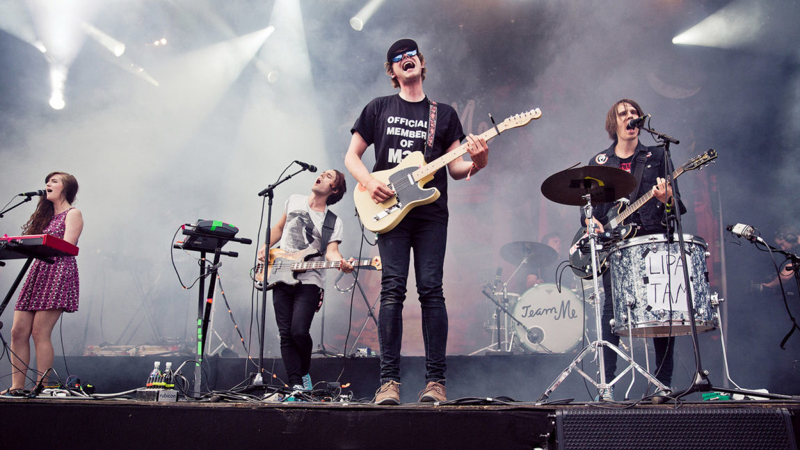 Team Me var et bra team, men i høst var det slutt for bandet. Her står gjengen på scenen under Slottsfjellfestivalen i fjor sommer. Foto: Tom Øverlie, NRK P3