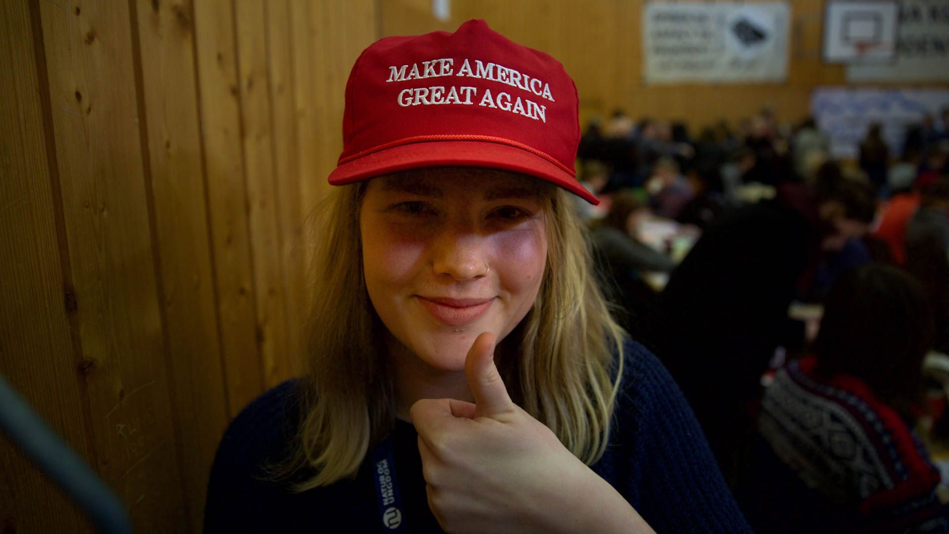 Denne capsen gikk på rundgang i løpet av landsmøtet. Og fra denne gjengen har nok «great» en litt annen betydning enn for Donald Trump. (Foto: Anne Dorte Lunås, NRK)