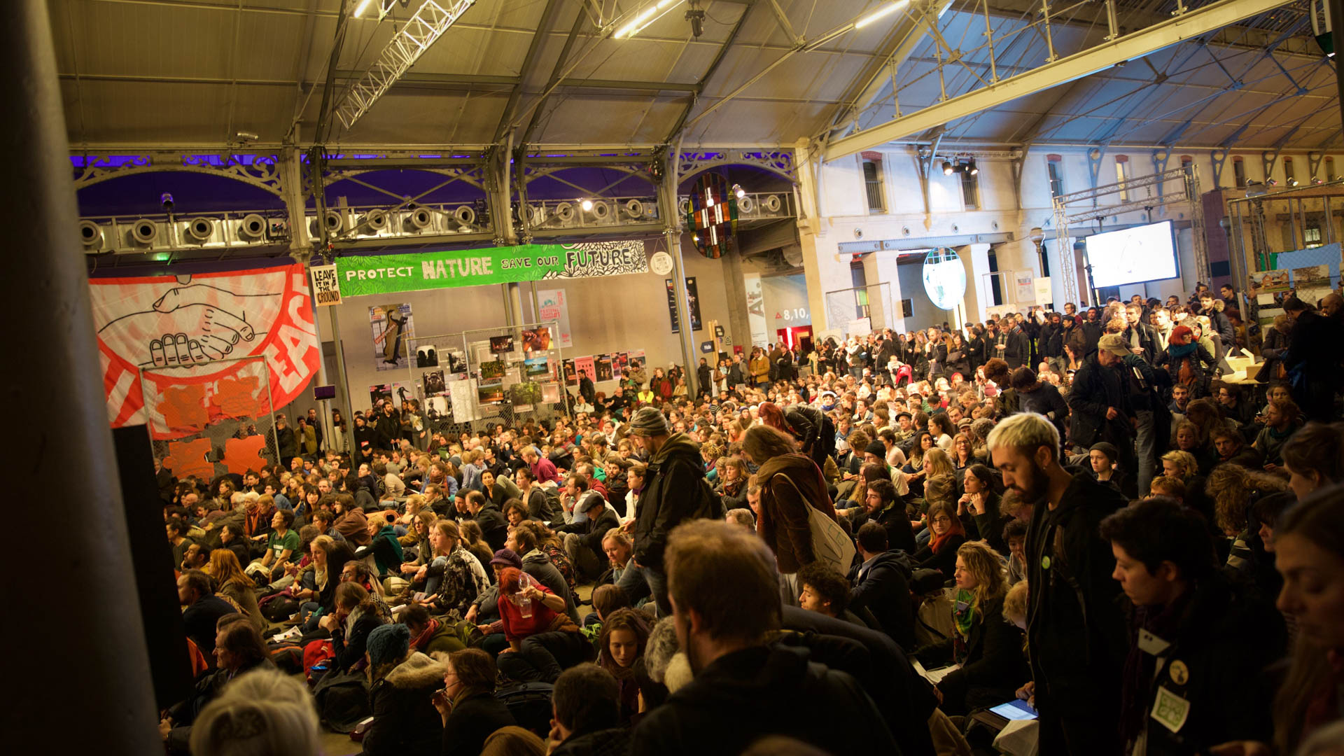 3000 miljøaktivister fra hele verden var samlet i Paris under klimatoppmøtet. (Foto: Anne Dorte Lunås, NRK)