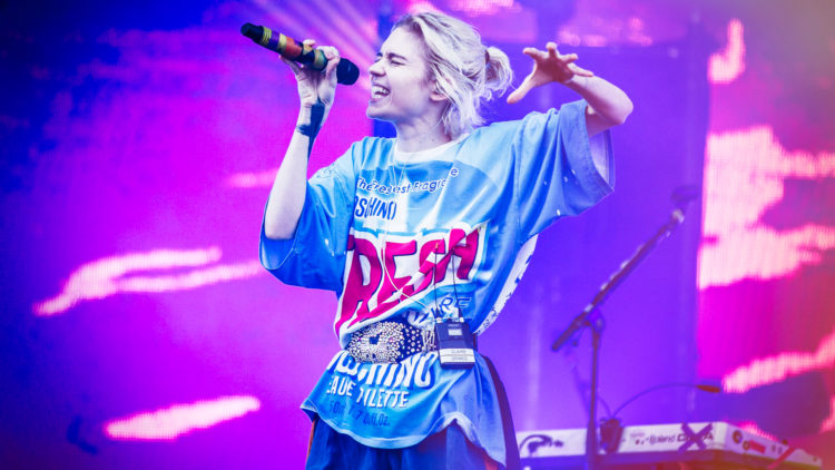 Grimes på Kongescenen, Slottsfjell 2016. foto: Tom Øverlie, NRK P3