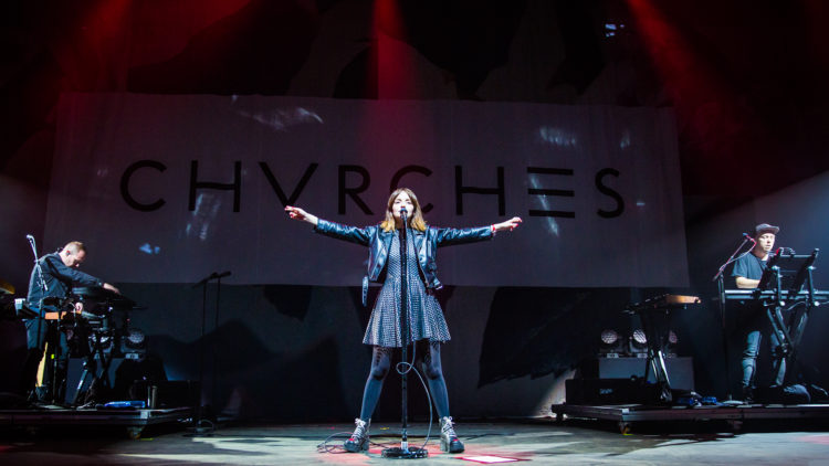 Chvrches på Øyafestivalen 2016. Foto: Tom Øverlie, NRK P3