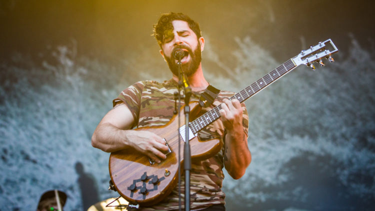 Foals på Øyafestivalen 2016.. Foto: Tom Øverlie, NRK P3