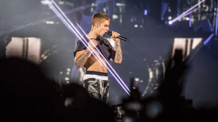 Justin Bieber under den første av sine to konserter i Telenor Arena denne høsten. Foto: Kim Erlandsen, NRK P3