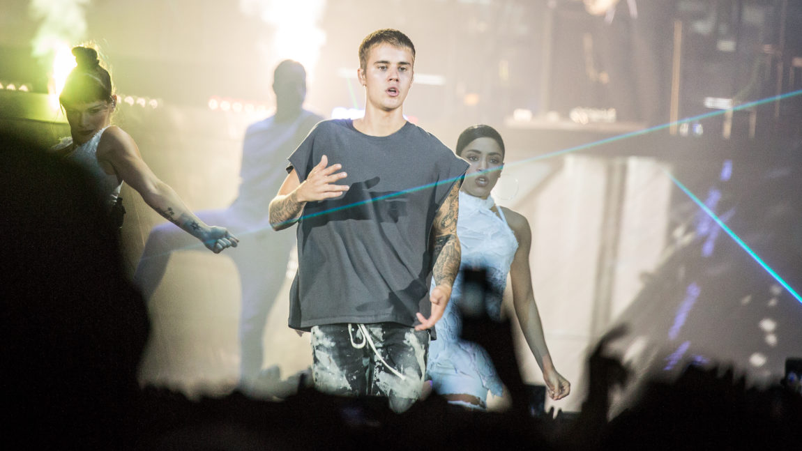 Justin Bieber under den første av sine to konserter i Telenor Arena . Foto: Kim Erlandsen, NRK P3