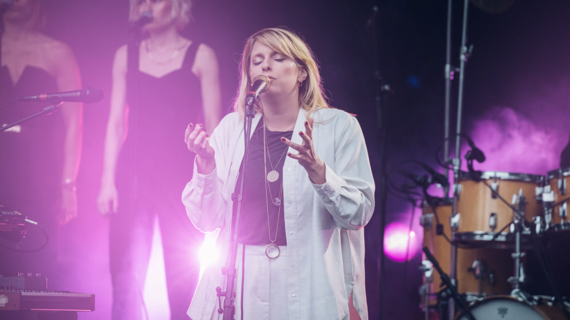 susanne sundfør under Norwegian Wood festivalen 2017. Foto: Rashid Akrim / NRK P3