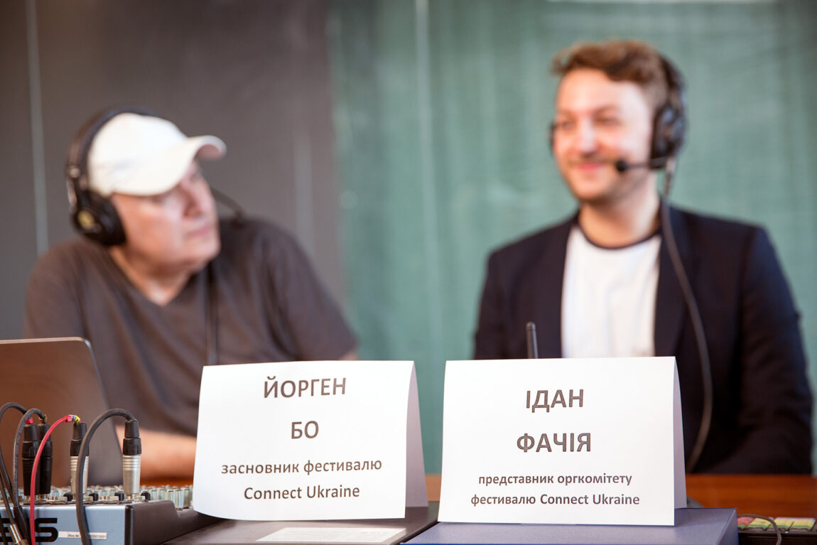 Jørgen har blitt en «snakkis» i Ukraina. Han har gjennomført over 15 intervjuer på tv og radio. Foto: Trym Gulla Dyrnes, NRK P3