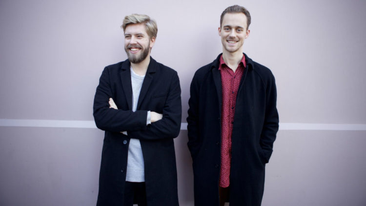 Jakob Schøyen Andersen og Fridtjof Stensæth Josefsen skal levere musikkparodier med "Hit for hit". Foto: Erlend Westnes