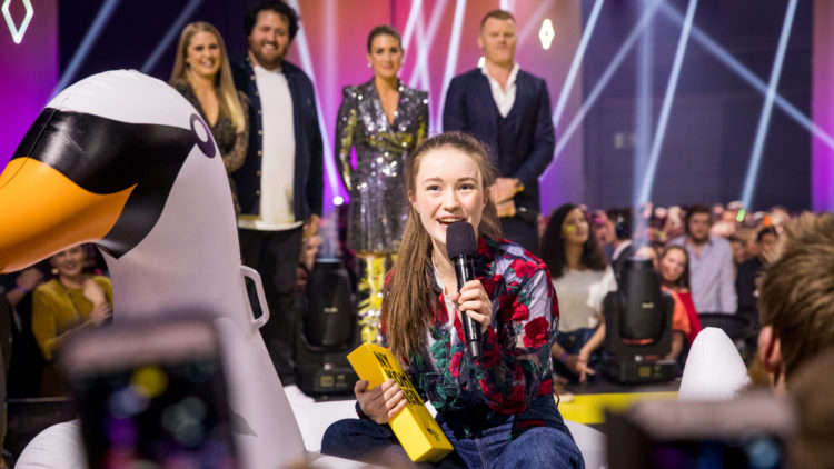 PRISVINNER: Sigrid da hun vant prisen for årets nykommer på P3 Gull 2017. Foto: Tom Øverlie, NRK P3