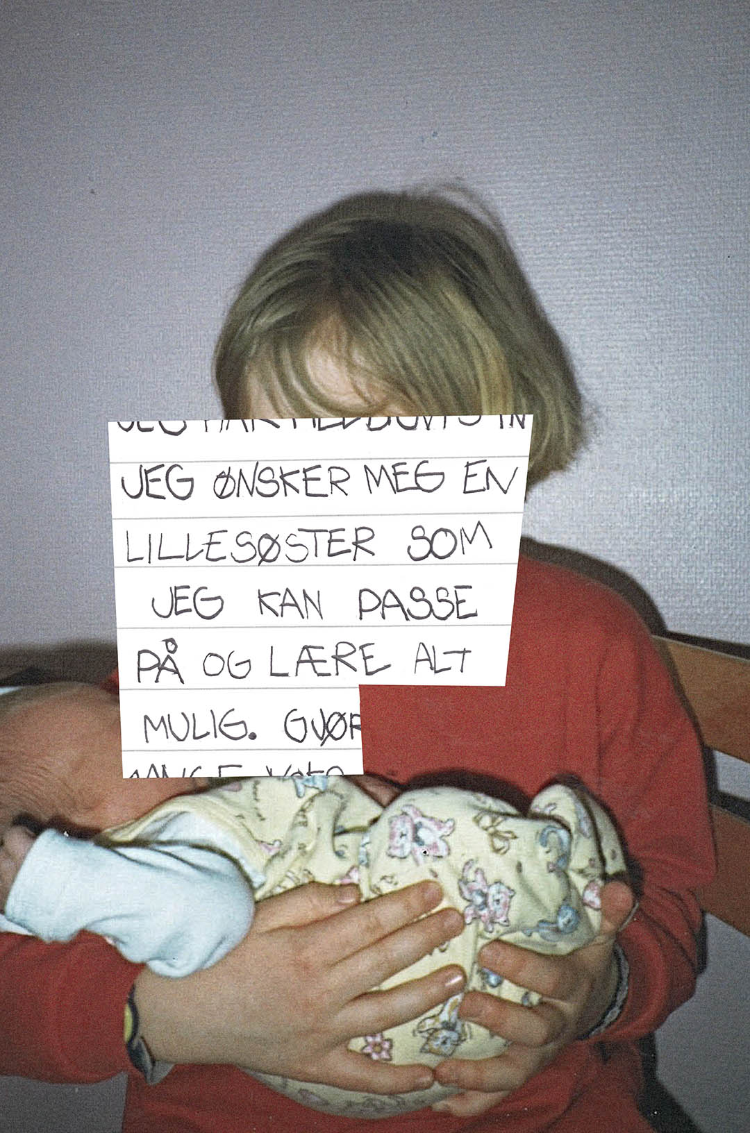 Bilde fra fotoalbum med teksten: Jeg ønsker meg en lillesøster som jeg kan passe på og lære alt mulig.