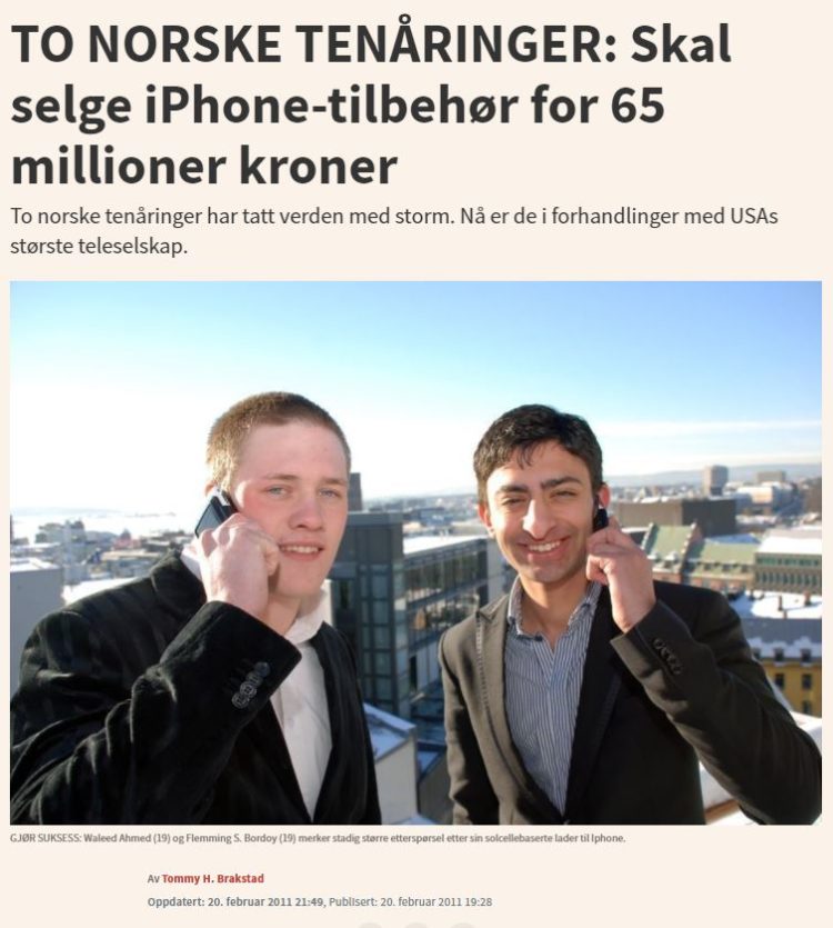 Bildet viser ein faksimilie av ein nettartikkel frå E24 i 2011, med eit bilde av gründerane som latar som om ein snakkar i telefonen, mens dei smiler til kamera. 