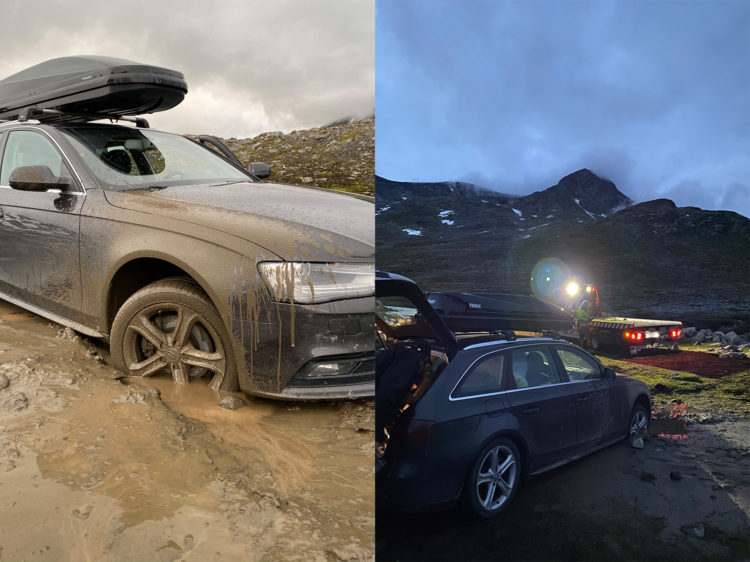 To bilder er sammensatt til ett. På venstre halvdel ser vi at bilen til Helene har satt seg fast i dyp gjørme, og at bildet er tatt på dagtid. På høyre halvdel er bilen blitt tauet og reddet av Viking, men ikke før det er blir mørkt ute.