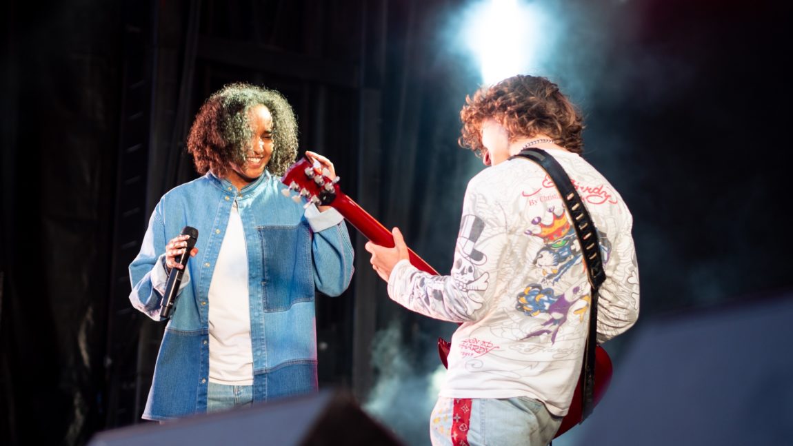 Musti og Loverboy frå Undergrunn på scena under Øya Presenterer