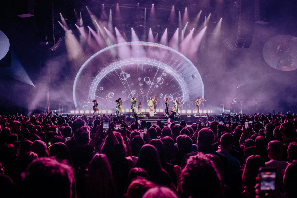 Stemningsbilde fra Lizzo sin konsert i Oslo spektrum.